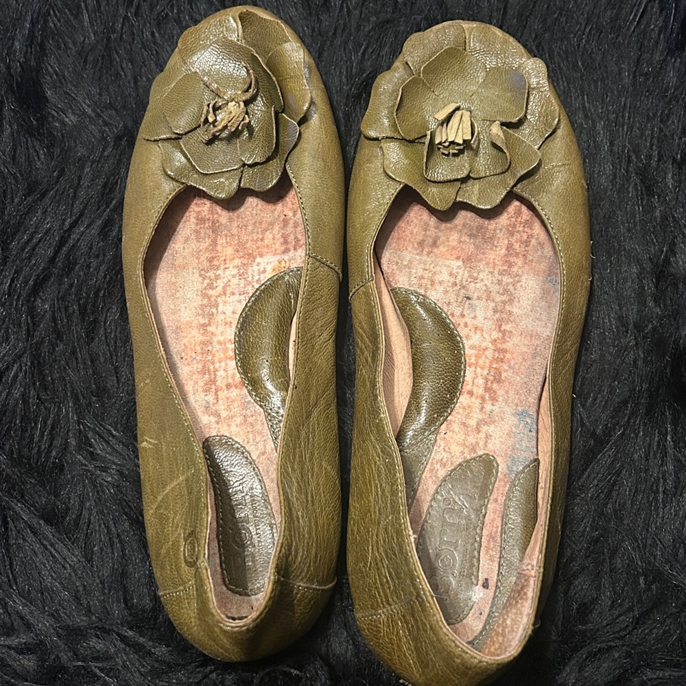 BORN Women's Adelisa Flower Green Full-Grain Leather Flats Sz 11 - Picture 8 of 15